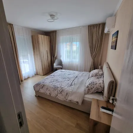 Nyaraló на село *